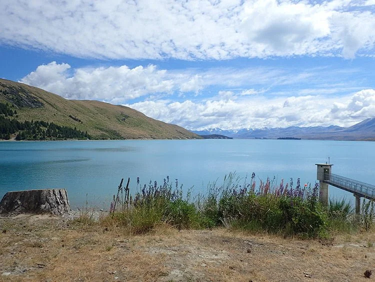 Le lac Tekapo sous le soleil