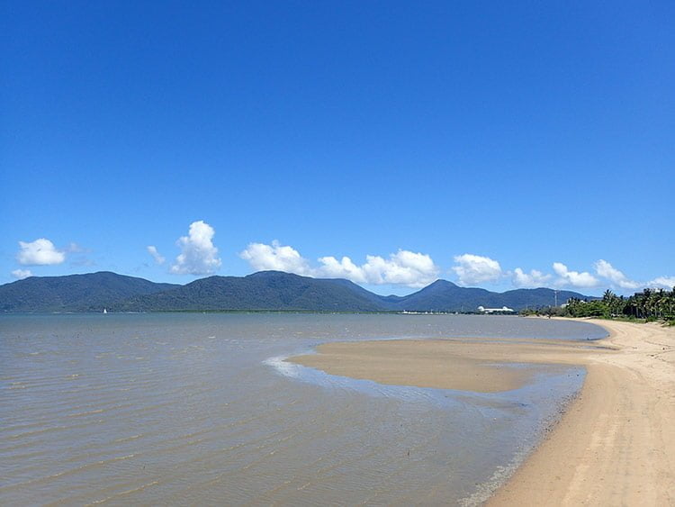 Une jolie plage à Cairns