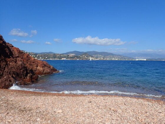 Plage de la pointe de l'Aiguille à Théoule sur Mer
