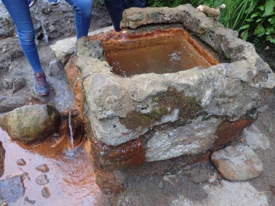 La source Sainte-Anne, à l'eau ferrugineuse