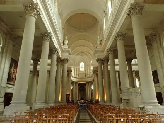 L'intérieur de la Cathédrale Notre-Dame et Saint-Vaast à Arras