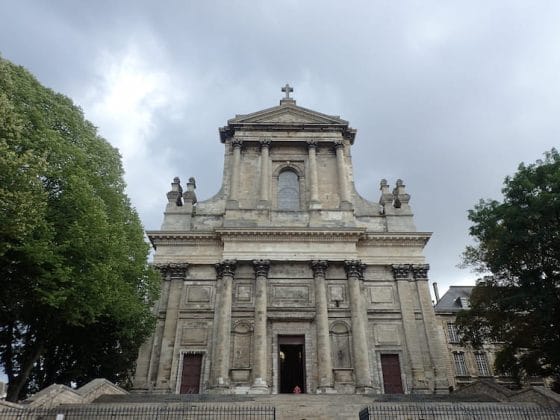 La façade de la Cathédrale Notre-Dame et Saint-Vaast à Arras
