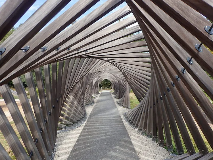 Architecture en bois dans les jardins Robert Mallet-Stevens