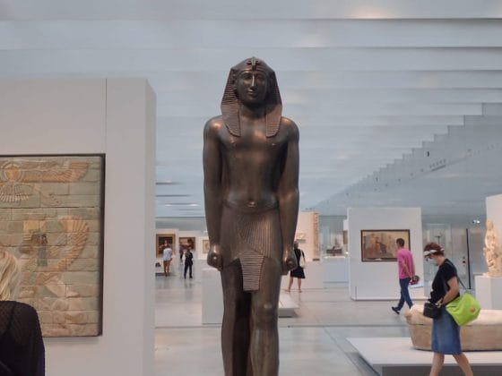 Statue de pharaon dans la galerie du temps