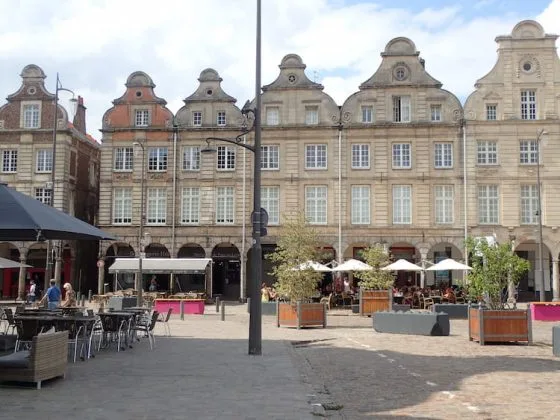 Maisons de style baroque flamand aux abords de la Grand Place d'Arras