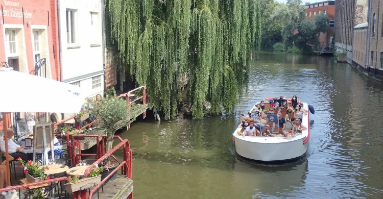 Bâteau sur la Lys à Gand