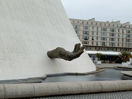 Main au Volcan du Havre