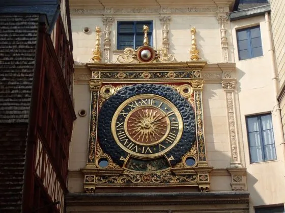Le gros horloge : en bas s'affiche une divinité représentant le jour de la semaine